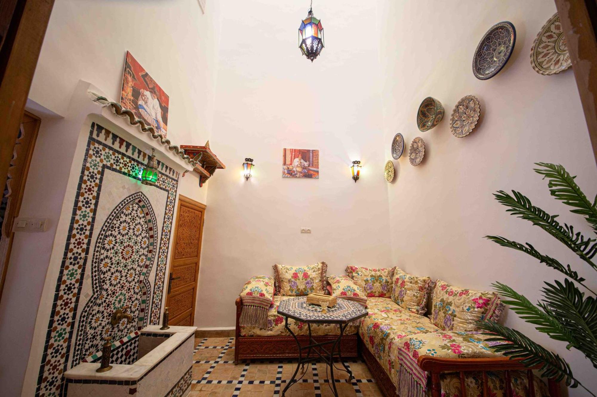 بيت شباب Dar Houda فاس المظهر الخارجي الصورة